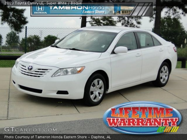 2009 Toyota Camry LE in Super White