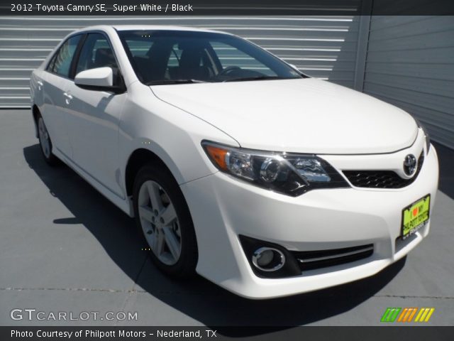 2012 Toyota Camry SE in Super White