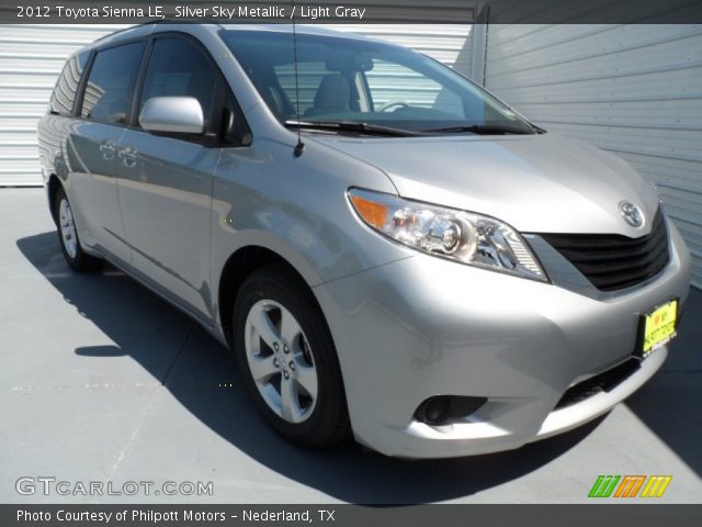 2012 Toyota Sienna LE in Silver Sky Metallic