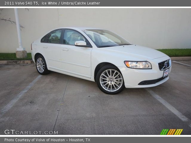2011 Volvo S40 T5 in Ice White