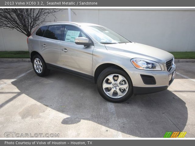2013 Volvo XC60 3.2 in Seashell Metallic