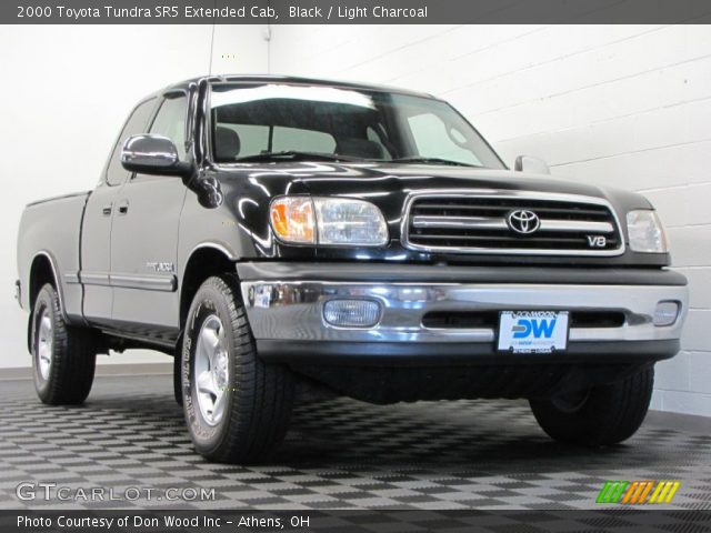 2000 Toyota Tundra SR5 Extended Cab in Black
