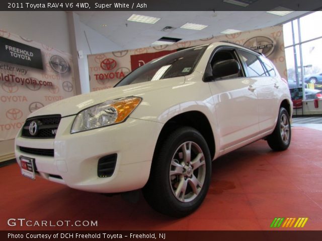 2011 Toyota RAV4 V6 4WD in Super White