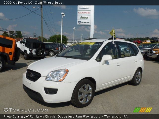 2009 Kia Rondo LX in Clear White