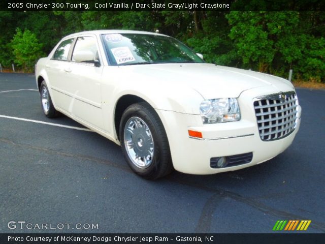 2005 Chrysler 300 Touring in Cool Vanilla
