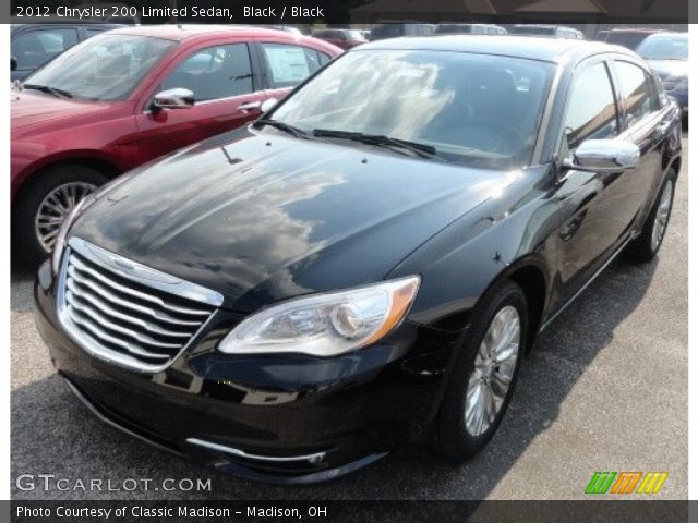 2012 Chrysler 200 Limited Sedan in Black