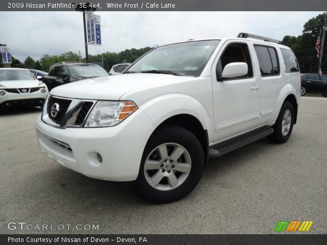 2009 Nissan Pathfinder SE 4x4 in White Frost