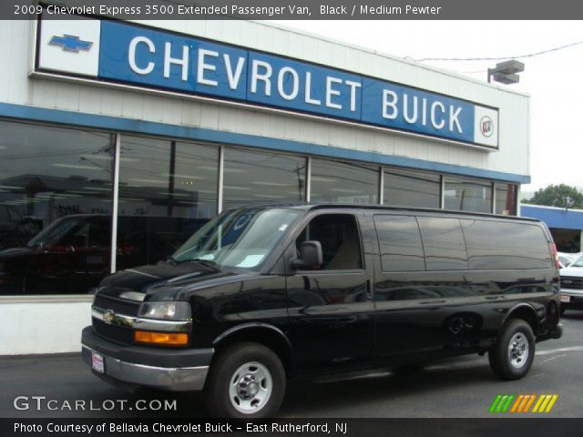 2009 Chevrolet Express 3500 Extended Passenger Van in Black