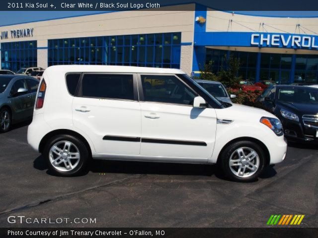 2011 Kia Soul + in Clear White