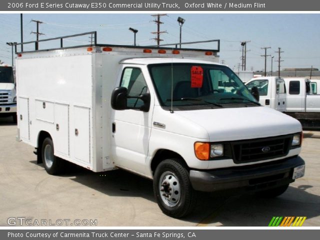 2006 Ford E Series Cutaway E350 Commercial Utility Truck in Oxford White