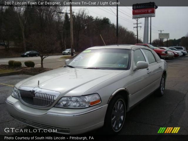 2007 Lincoln Town Car Designer in Cashmere Tri-Coat