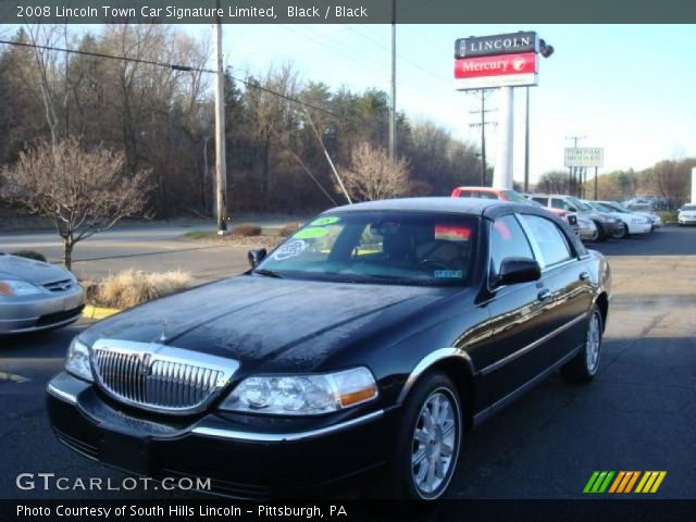 2008 Lincoln Town Car Signature Limited in Black