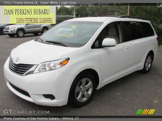 2011 Toyota Sienna LE in Super White
