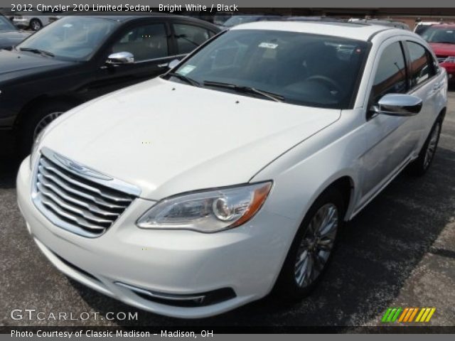 2012 Chrysler 200 Limited Sedan in Bright White