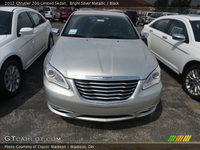 2012 Chrysler 200 Limited Sedan in Bright Silver Metallic