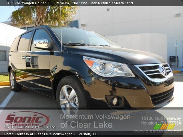 2012 Volkswagen Routan SEL Premium in Nocturne Black Metallic