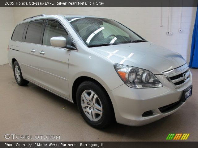 2005 Honda Odyssey EX-L in Silver Pearl Metallic