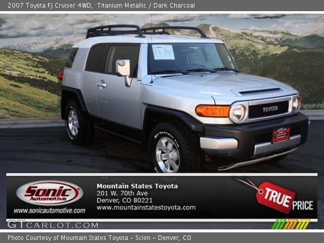 2007 Toyota FJ Cruiser 4WD in Titanium Metallic