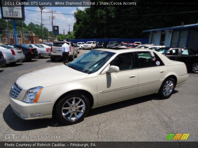 2011 Cadillac DTS Luxury in White Diamond Tricoat