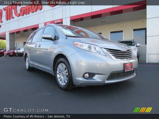 2011 Toyota Sienna XLE in Silver Sky Metallic
