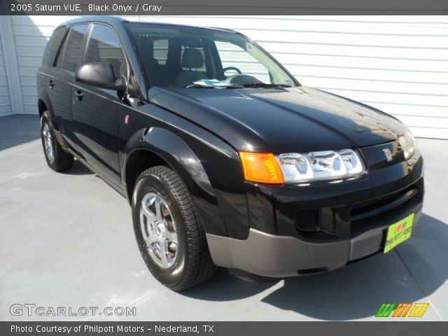 2005 Saturn VUE  in Black Onyx