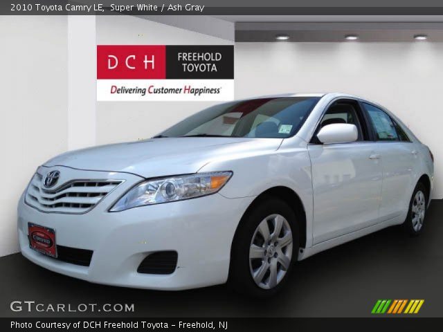 2010 Toyota Camry LE in Super White