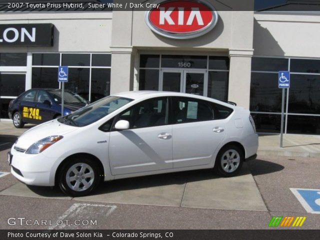 2007 Toyota Prius Hybrid in Super White