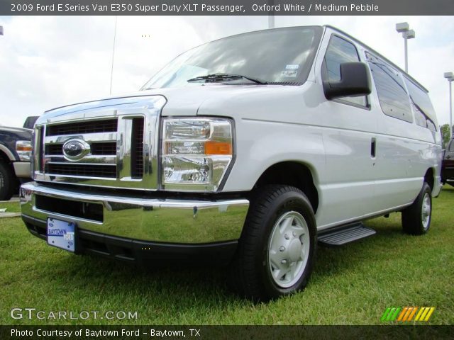 2009 Ford E Series Van E350 Super Duty XLT Passenger in Oxford White