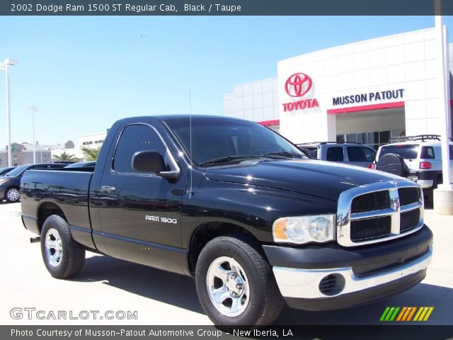 2002 Dodge Ram 1500 ST Regular Cab in Black