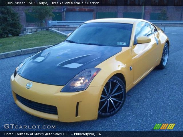 2005 Nissan 350Z Coupe in Ultra Yellow Metallic