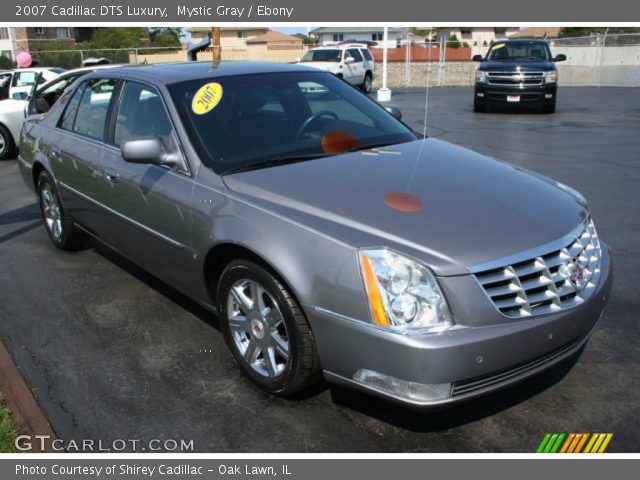 2007 Cadillac DTS Luxury in Mystic Gray