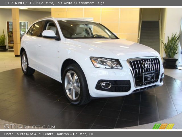 2012 Audi Q5 3.2 FSI quattro in Ibis White