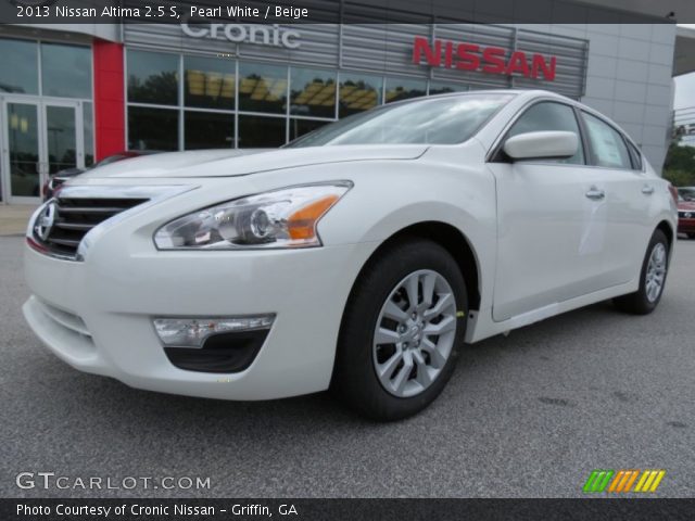 2013 Nissan Altima 2.5 S in Pearl White