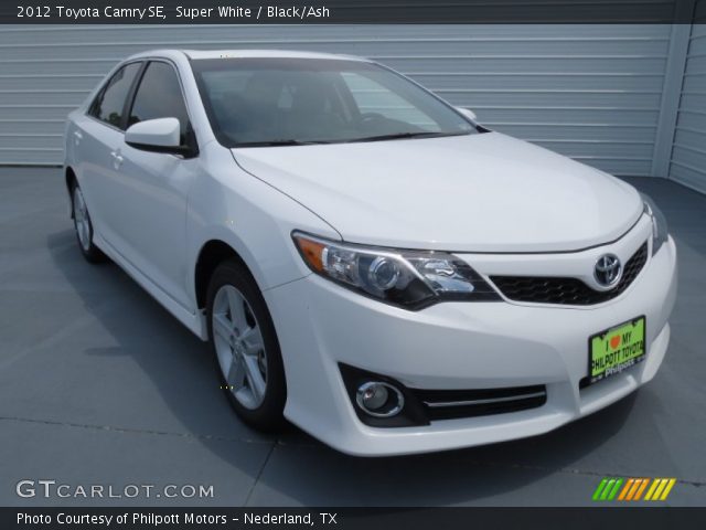 2012 Toyota Camry SE in Super White