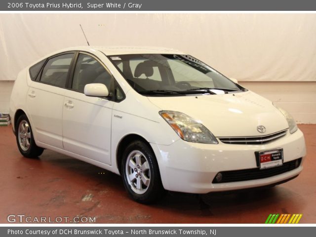 2006 Toyota Prius Hybrid in Super White