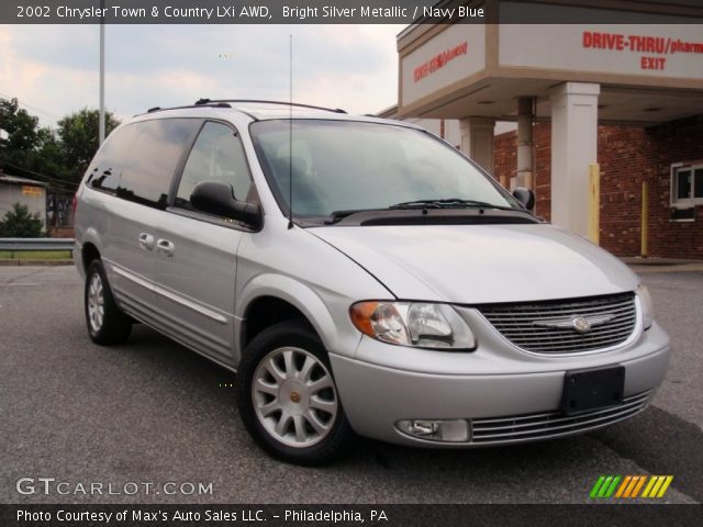 2002 Chrysler Town & Country LXi AWD in Bright Silver Metallic