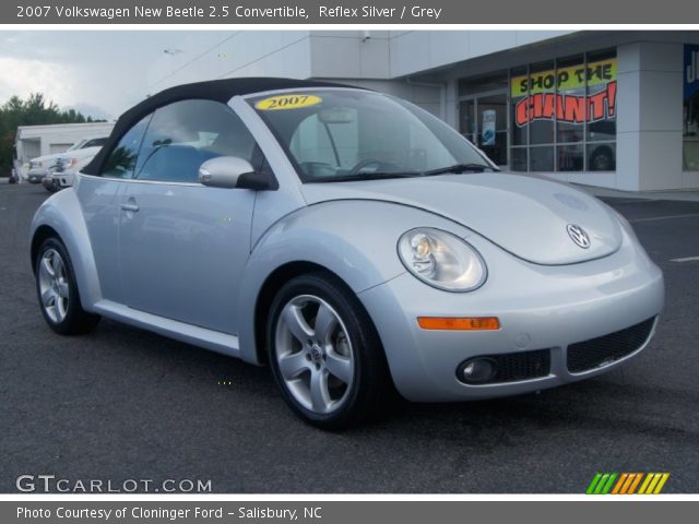 2007 Volkswagen New Beetle 2.5 Convertible in Reflex Silver