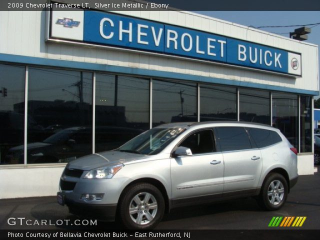 2009 Chevrolet Traverse LT in Silver Ice Metallic