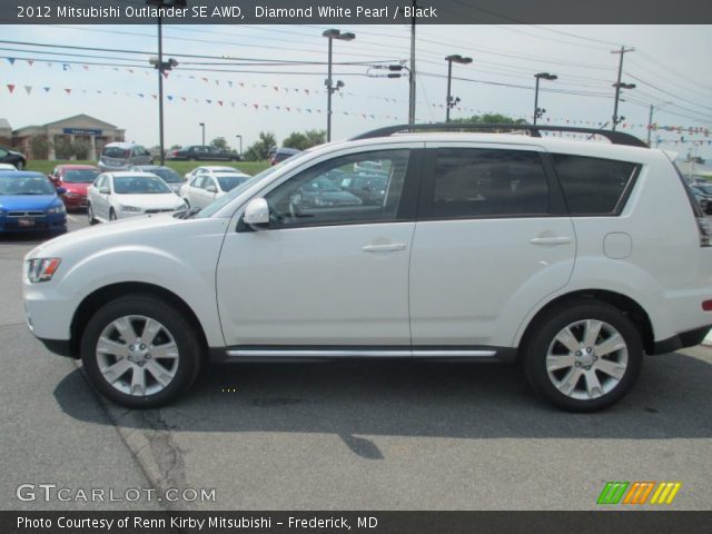 2012 Mitsubishi Outlander SE AWD in Diamond White Pearl