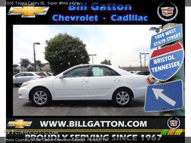 2005 Toyota Camry SE in Super White