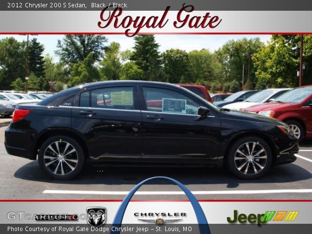 2012 Chrysler 200 S Sedan in Black