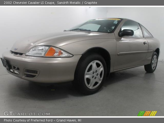 2002 Chevrolet Cavalier LS Coupe in Sandrift Metallic