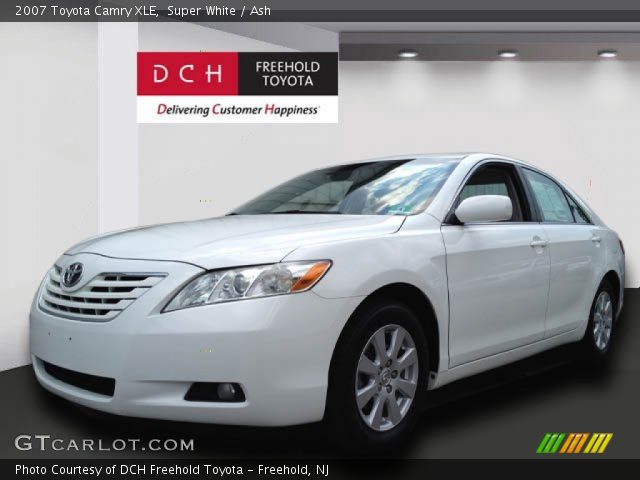 2007 Toyota Camry XLE in Super White