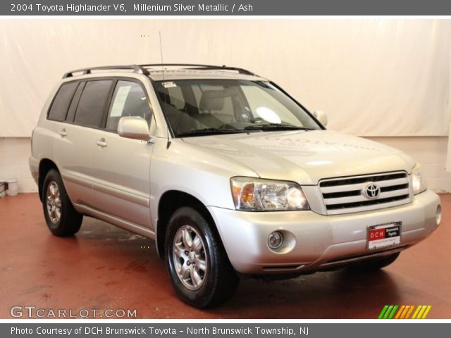 2004 Toyota Highlander V6 in Millenium Silver Metallic