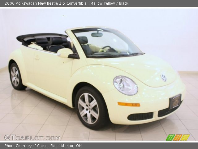 2006 Volkswagen New Beetle 2.5 Convertible in Mellow Yellow
