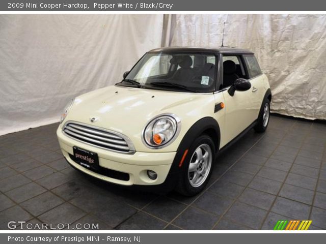 2009 Mini Cooper Hardtop in Pepper White