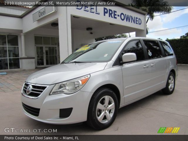 2010 Volkswagen Routan SE in Mercury Silver Metallic
