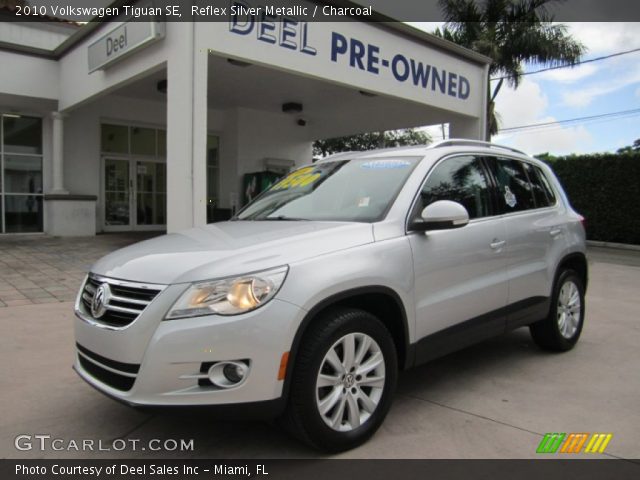 2010 Volkswagen Tiguan SE in Reflex Silver Metallic