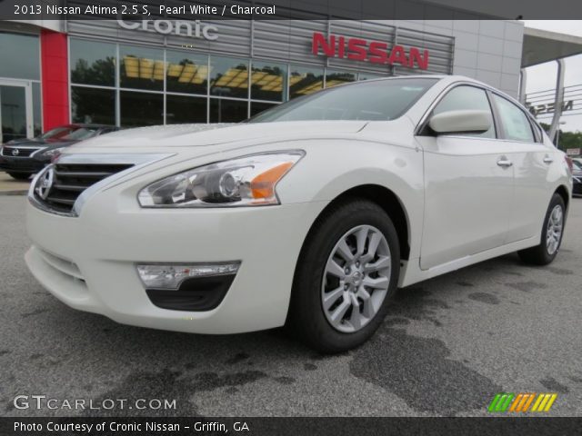 2013 Nissan Altima 2.5 S in Pearl White