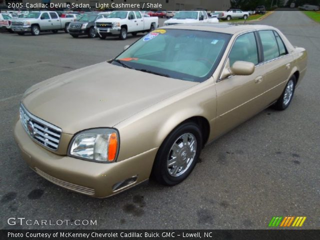 2005 Cadillac DeVille Sedan in Light Cashmere